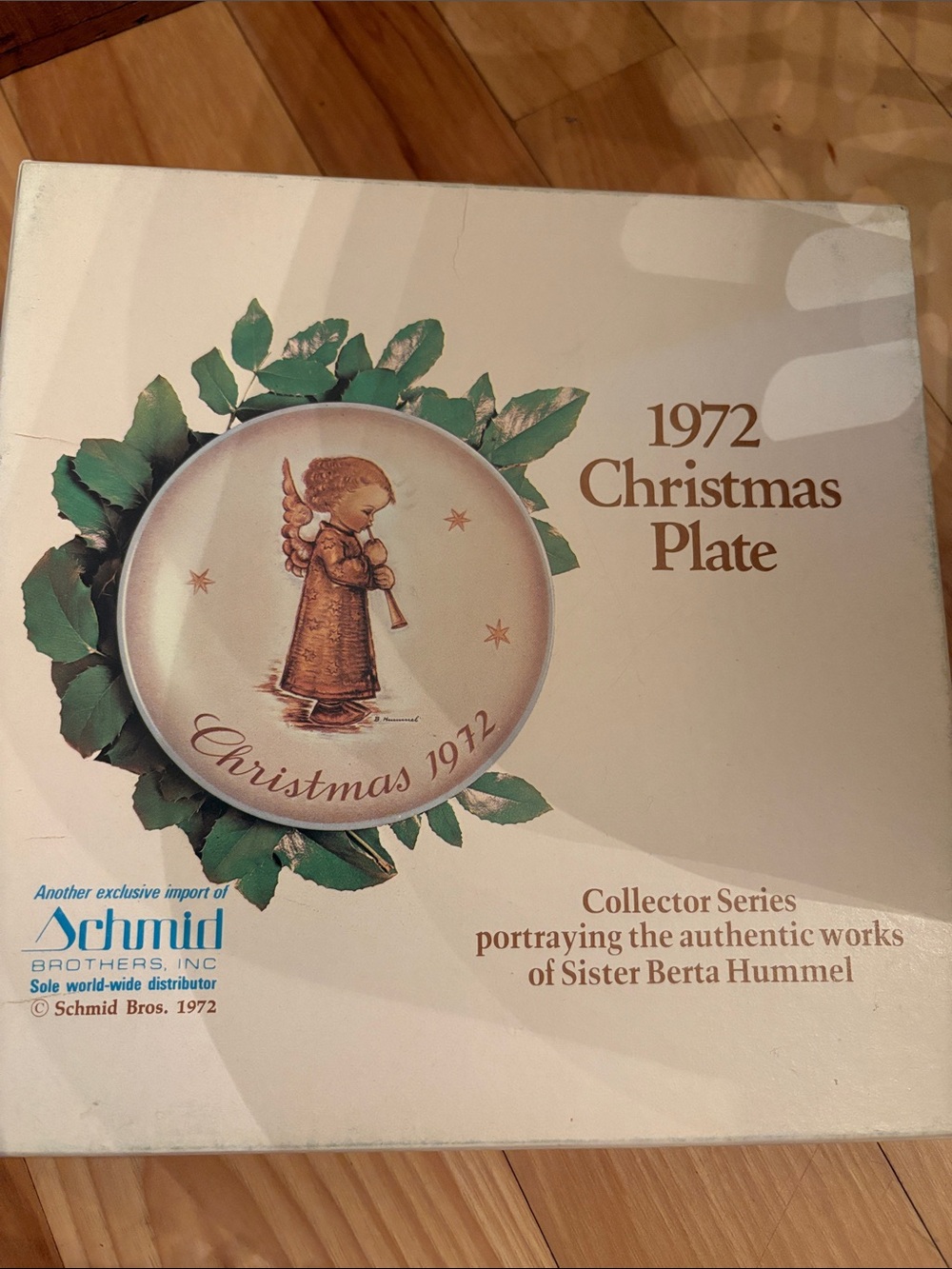 Hummel Christmas 1972 Decorative Angel Plate in Blue and Gold